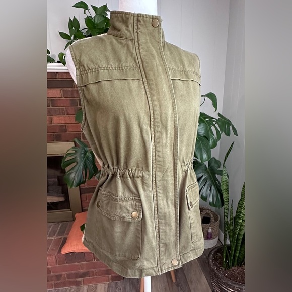 🛍️Blu Pepper Green cinched southwestern Aztec cargo sweater vest Size M - Picture 6 of 6